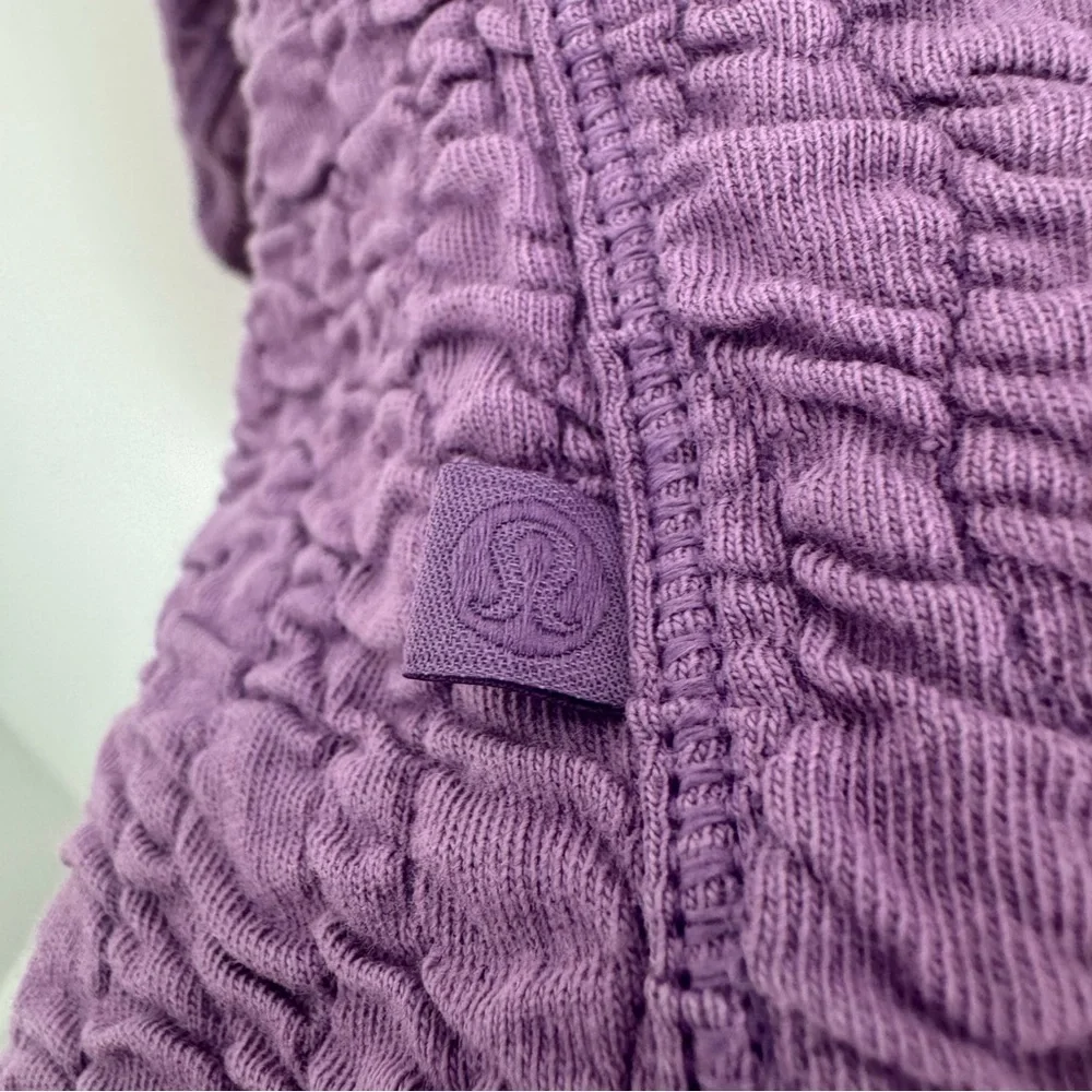 Lululemon Rippled V-Neck Pullover in Wisteria Purple SZ 4